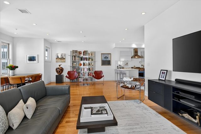 288 C Street 4, Boston, MA 02127