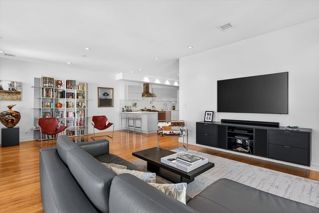 288 C Street 4, Boston, MA 02127