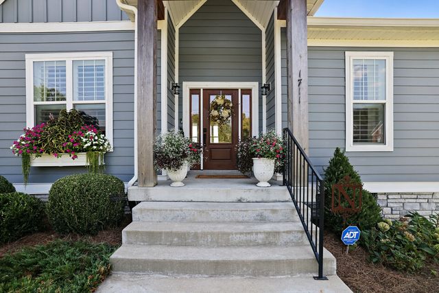 1711 Aster Dr, Columbia, TN 38401