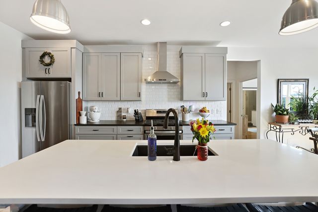 1711 Aster Dr, Columbia, TN 38401