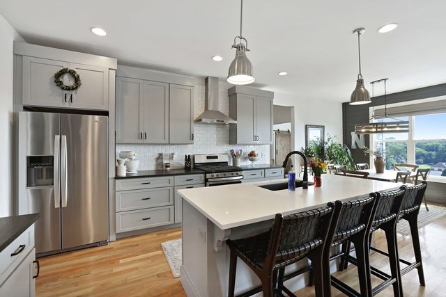 1711 Aster Dr, Columbia, TN 38401