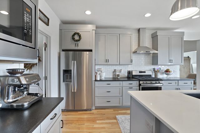 1711 Aster Dr, Columbia, TN 38401