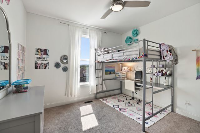 1711 Aster Dr, Columbia, TN 38401