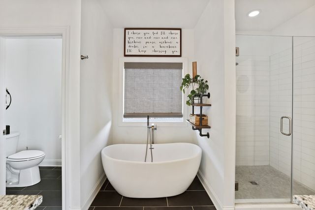 1711 Aster Dr, Columbia, TN 38401