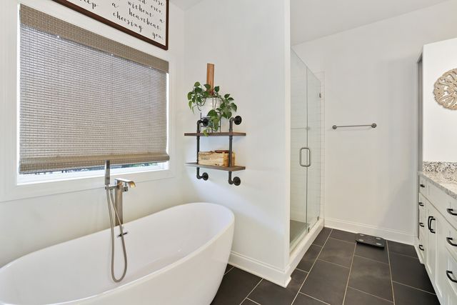 1711 Aster Dr, Columbia, TN 38401