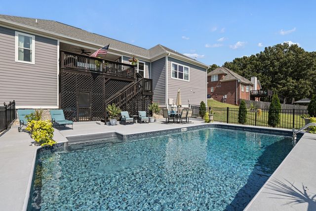 1711 Aster Dr, Columbia, TN 38401