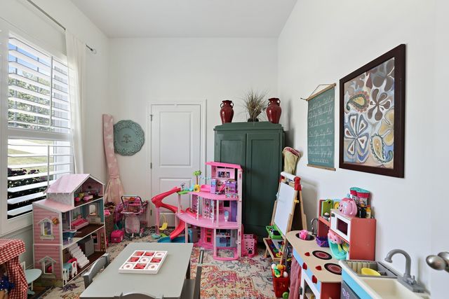 1711 Aster Dr, Columbia, TN 38401