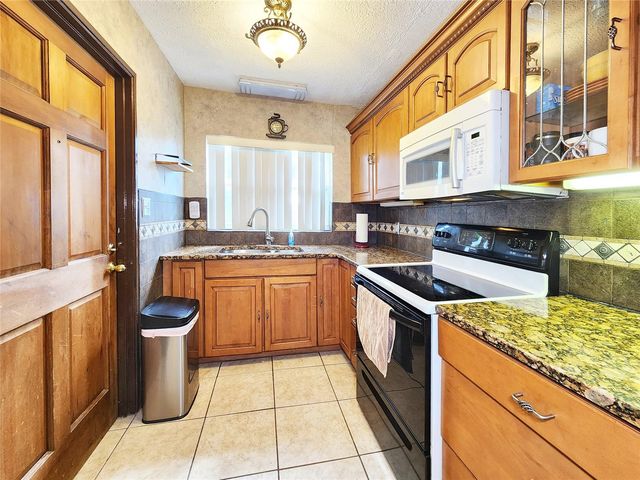 35204 PONDEROSA ROAD, Zephyrhills, FL 33541