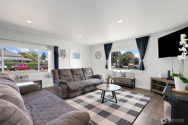391 Dundass Avenue, Buckley, WA 98321
