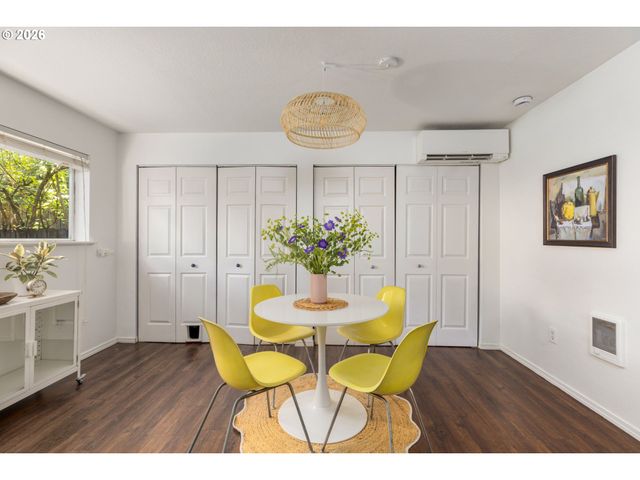 9106 Sw CAPITOL Hwy, Portland, OR 97219