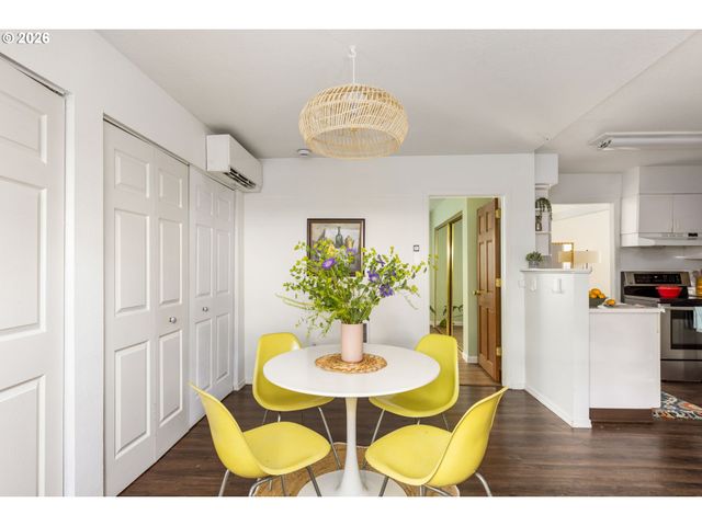 9106 Sw CAPITOL Hwy, Portland, OR 97219