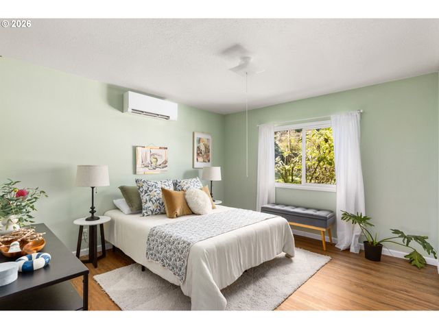 9106 Sw CAPITOL Hwy, Portland, OR 97219