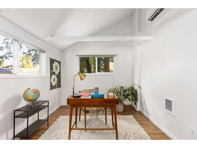 9106 Sw CAPITOL Hwy, Portland, OR 97219