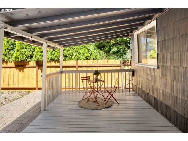 9106 Sw CAPITOL Hwy, Portland, OR 97219