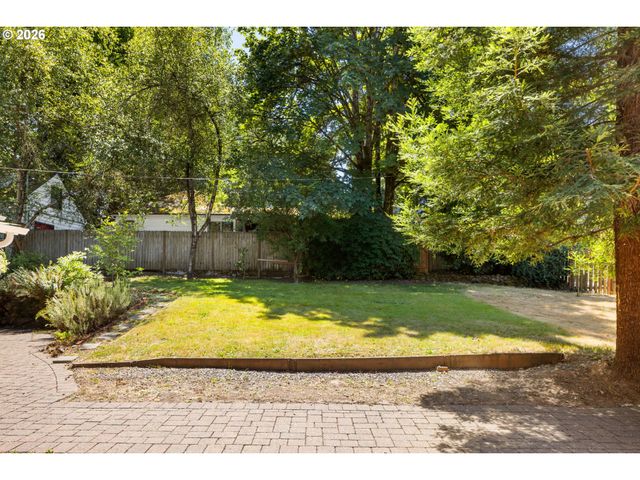 9106 Sw CAPITOL Hwy, Portland, OR 97219