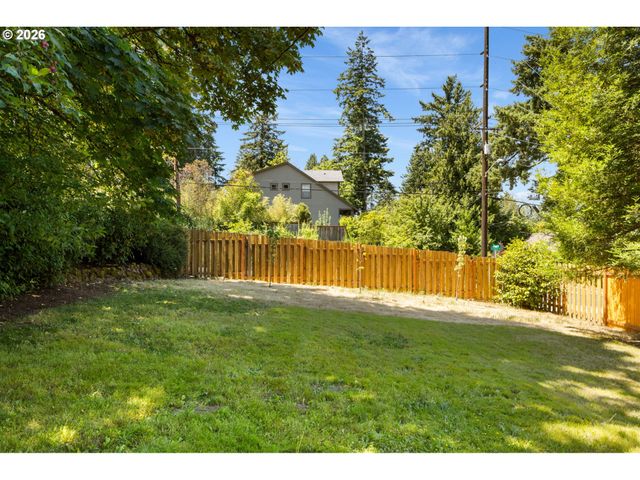 9106 Sw CAPITOL Hwy, Portland, OR 97219