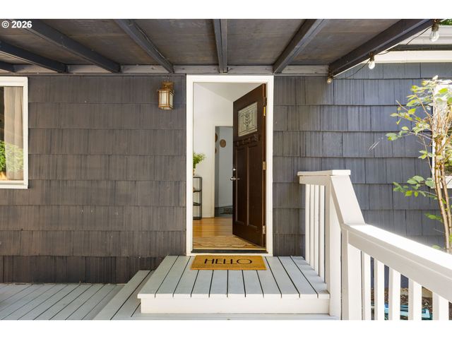9106 Sw CAPITOL Hwy, Portland, OR 97219