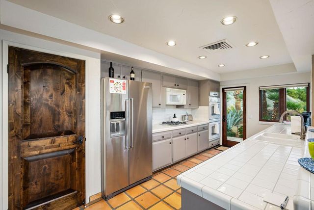 40320 Via Entrada, Rancho Mirage, CA 92270