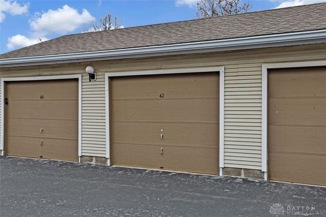 1511 Lake Pointe Way 6, Dayton, OH 45459