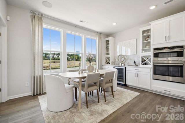 1804 Alexander Village Main Drive, Charlotte, NC 28262