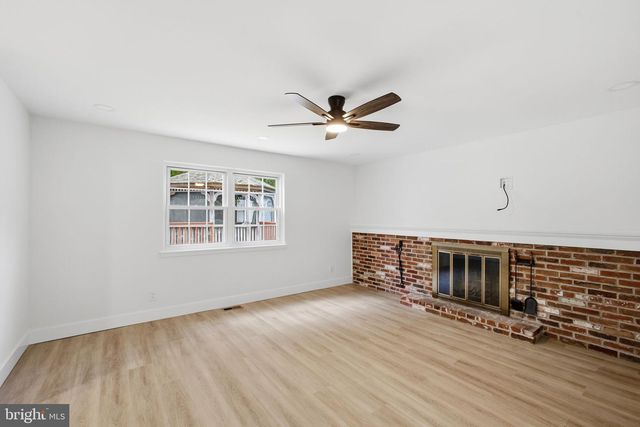 2241 BLACKHORSE DR, Warrington, PA 18976
