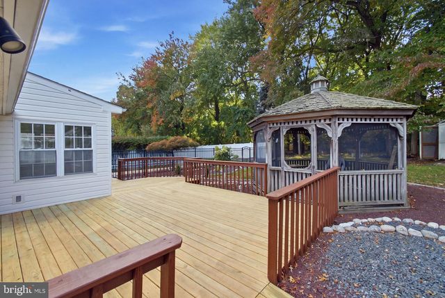 2241 BLACKHORSE DR, Warrington, PA 18976