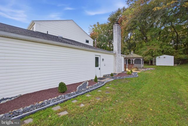 2241 BLACKHORSE DR, Warrington, PA 18976
