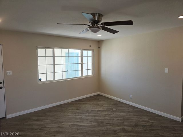 1074 King Richard Avenue, Las Vegas, NV 89119