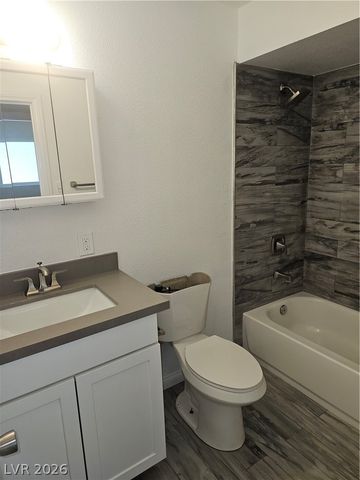 1074 King Richard Avenue, Las Vegas, NV 89119