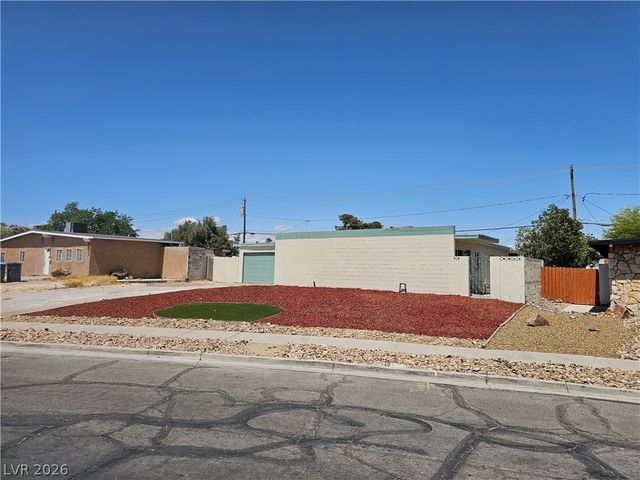 1074 King Richard Avenue, Las Vegas, NV 89119