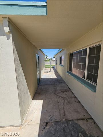 1074 King Richard Avenue, Las Vegas, NV 89119