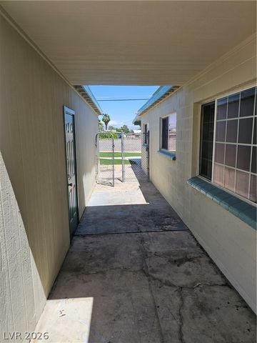 1074 King Richard Avenue, Las Vegas, NV 89119
