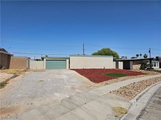 1074 King Richard Avenue, Las Vegas, NV 89119