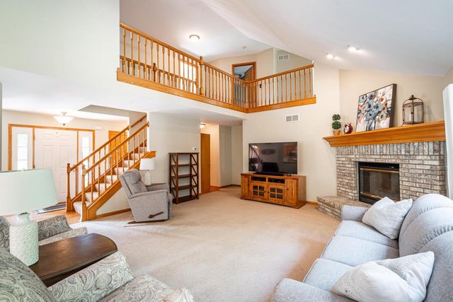 8542 W Red Wing DRIVE, Franklin, WI 53132