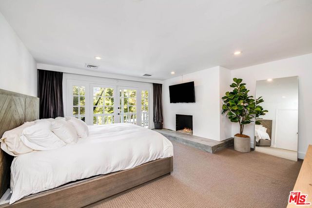 9828 Easton Drive, Beverly Hills, CA 90210