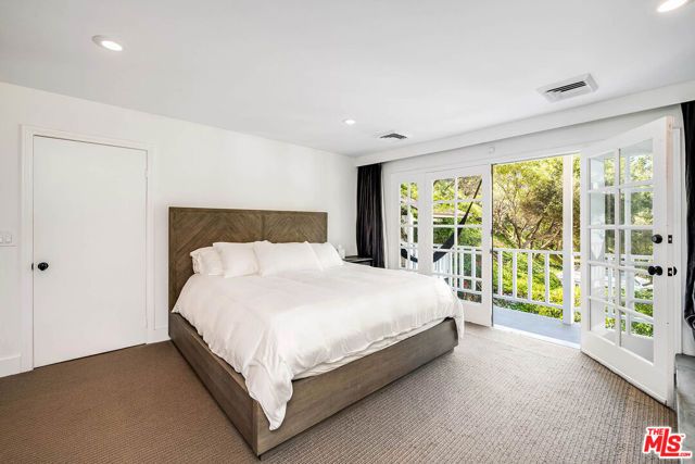 9828 Easton Drive, Beverly Hills, CA 90210
