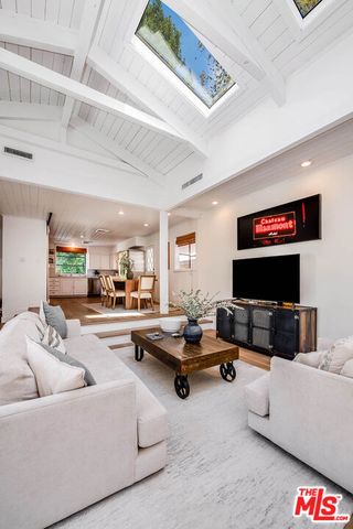 9828 Easton Drive, Beverly Hills, CA 90210