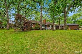7441 Raleigh Drive, Grantwood Village, MO 63123