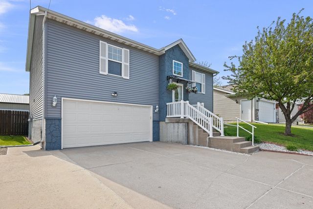 5118 N Division Street, Davenport, IA 52806