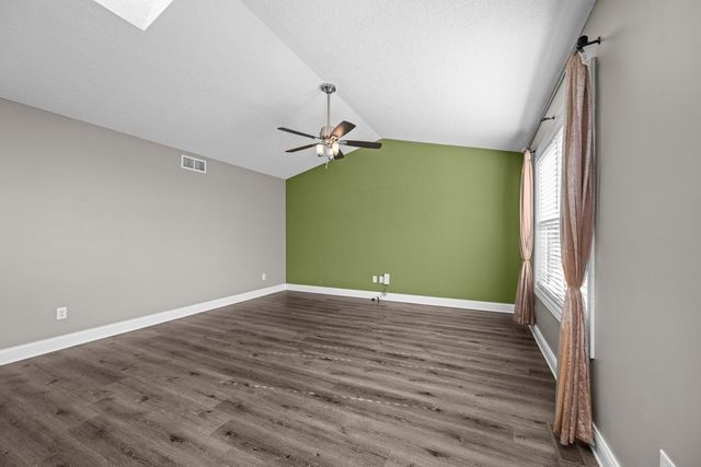 5118 N Division Street, Davenport, IA 52806