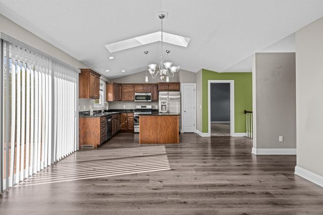 5118 N Division Street, Davenport, IA 52806