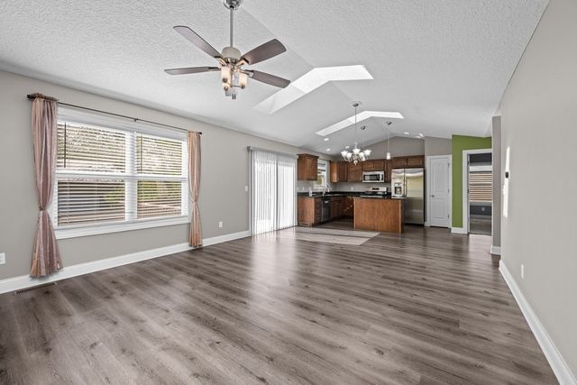 5118 N Division Street, Davenport, IA 52806