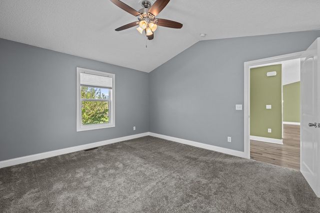 5118 N Division Street, Davenport, IA 52806