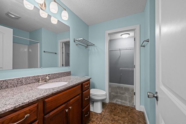 5118 N Division Street, Davenport, IA 52806