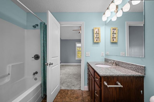 5118 N Division Street, Davenport, IA 52806