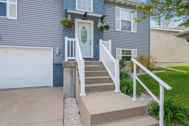 5118 N Division Street, Davenport, IA 52806