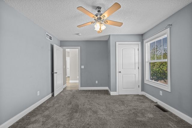 5118 N Division Street, Davenport, IA 52806