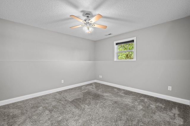 5118 N Division Street, Davenport, IA 52806