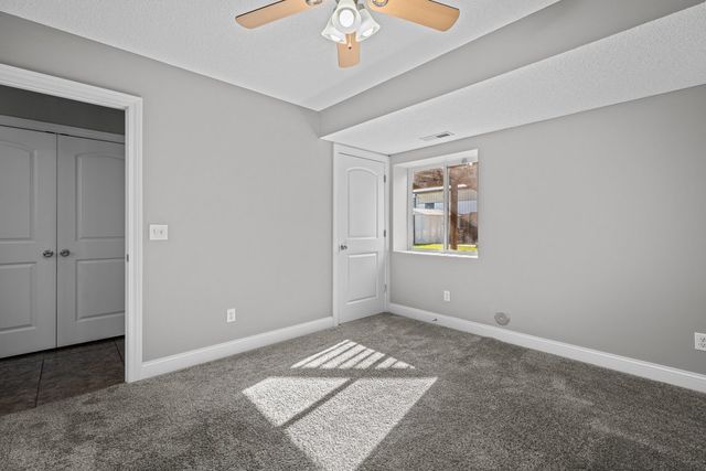 5118 N Division Street, Davenport, IA 52806