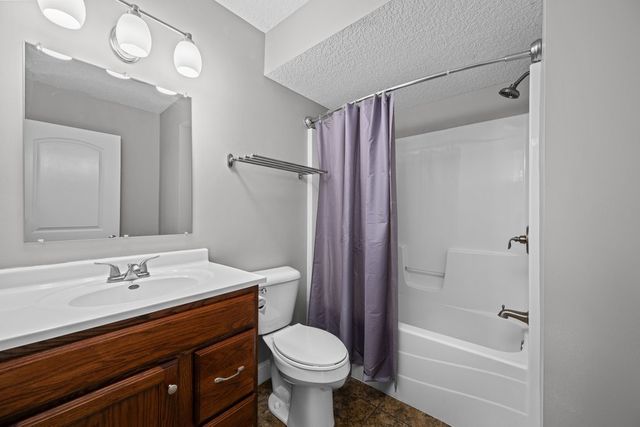 5118 N Division Street, Davenport, IA 52806